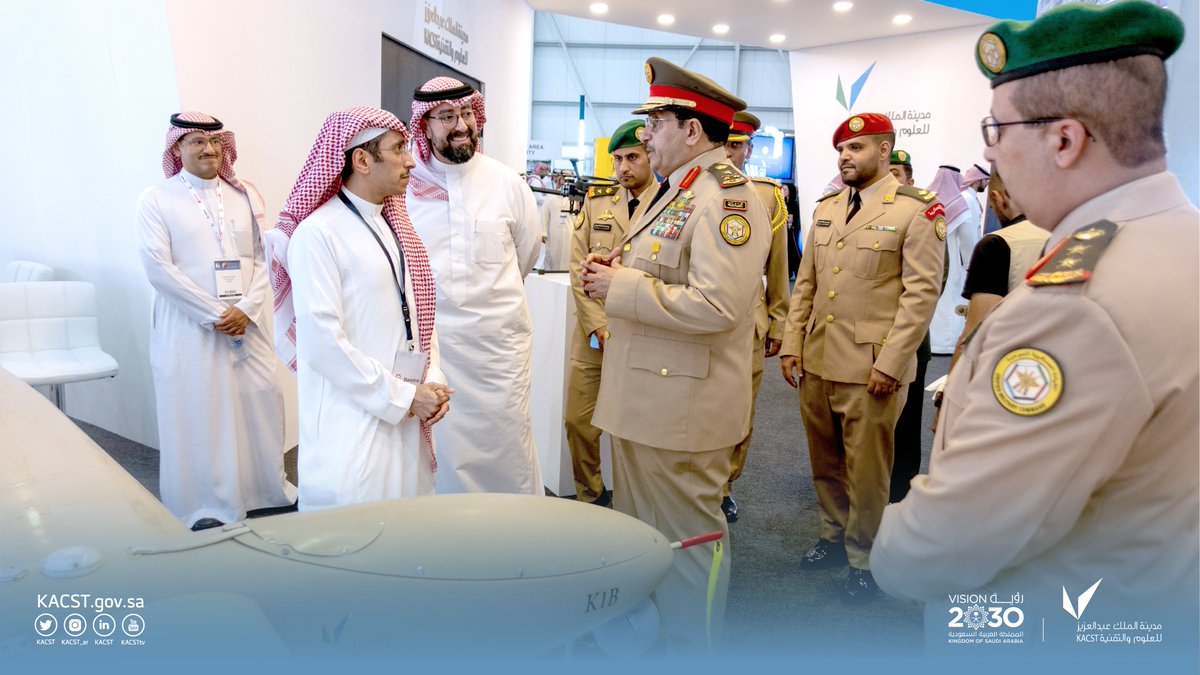 جناح #كاكست في #معرض_البحرين_الدولي_للطيران يشهد زيارة عدد من أصحاب المعالي والسعادة والخبراء، ويطّلعون على أحدث تجارب المملكة وريادتها لقطاع الفضاء والطيران.
#BIAS2022