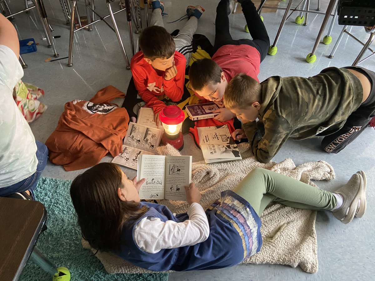 MLHles's tweet photo. Campfire reading as a Golden Rocket reward!🔥📚 https://t.co/BOiVVdOjP6