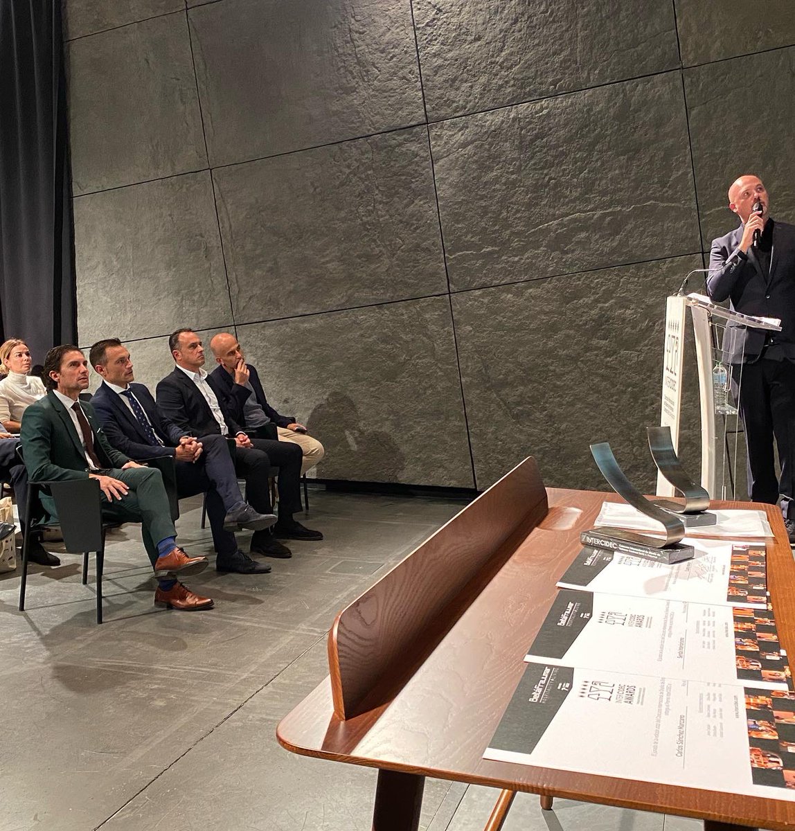 FMYecla's tweet photo. Asistiendo a la entrega de premios de la 7ª Edición de #InterCIDEC que organiza @belta_frajumar. 
En esta ocasión, la gala de entrega de premios ha sido en #Bilbao https://t.co/QLF0fA2FNX
