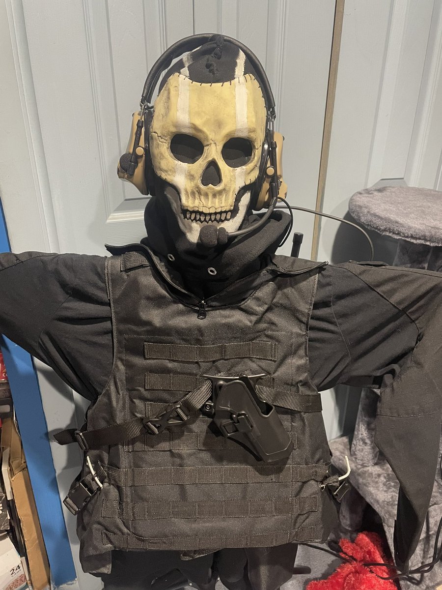 SgtSkittle117's tweet photo. WIP of my Ghost 22. I know the mask isnโt correct but itโs from the 19 ghost cosplay I did. #MWII #mwghost #ghost https://t.co/xpF0l1lPC8