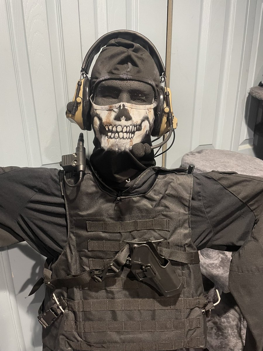 SgtSkittle117's tweet photo. WIP of my Ghost 22. I know the mask isnโt correct but itโs from the 19 ghost cosplay I did. #MWII #mwghost #ghost https://t.co/xpF0l1lPC8
