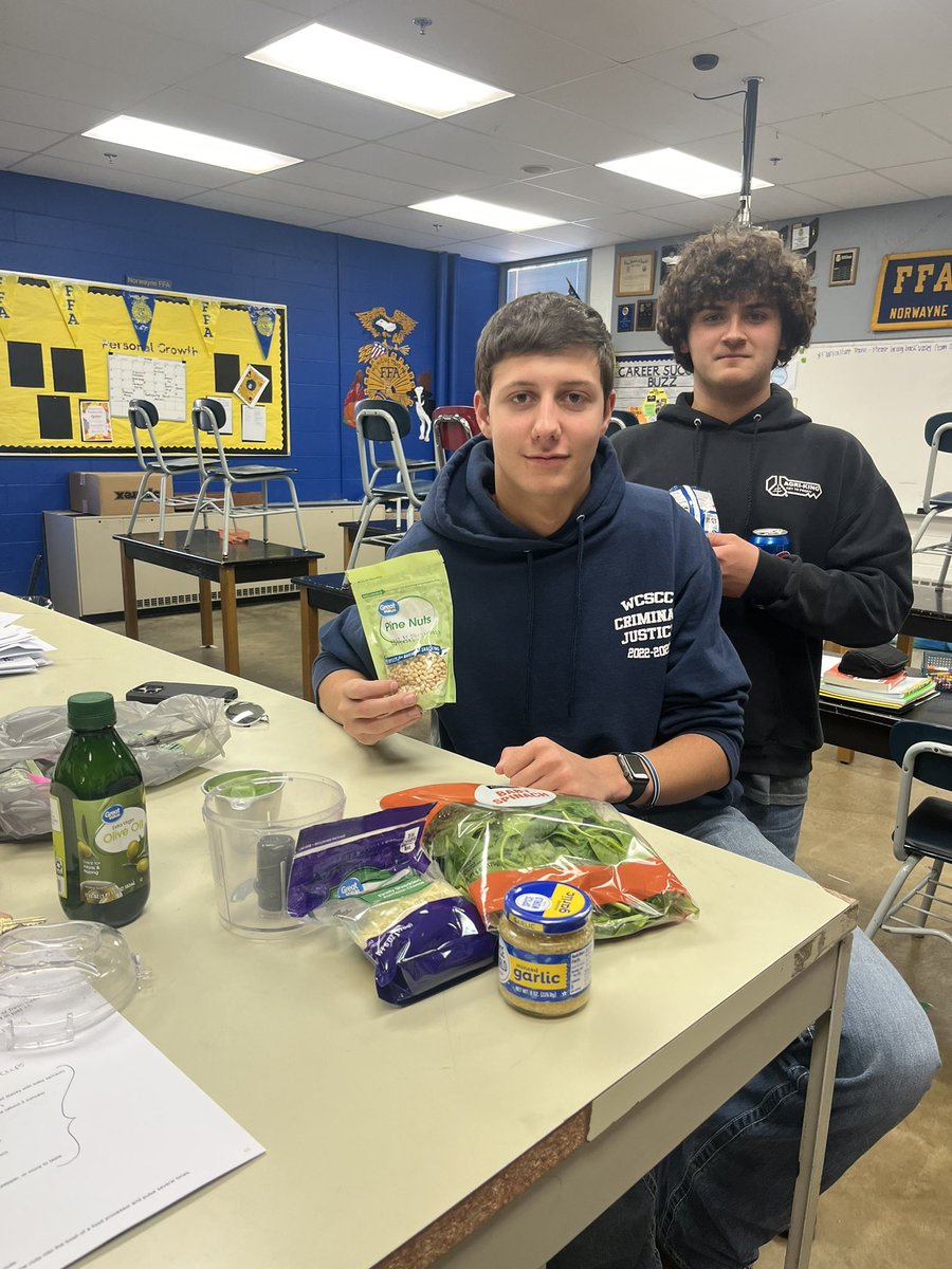 _norwayneffa's tweet photo. Harvest is the theme of the week! Today in Greenhouse Management we harvested some basil so we could do a test run of our pesto recipe that we are making with fifth graders on Monday. https://t.co/MX7UzNQ3EG