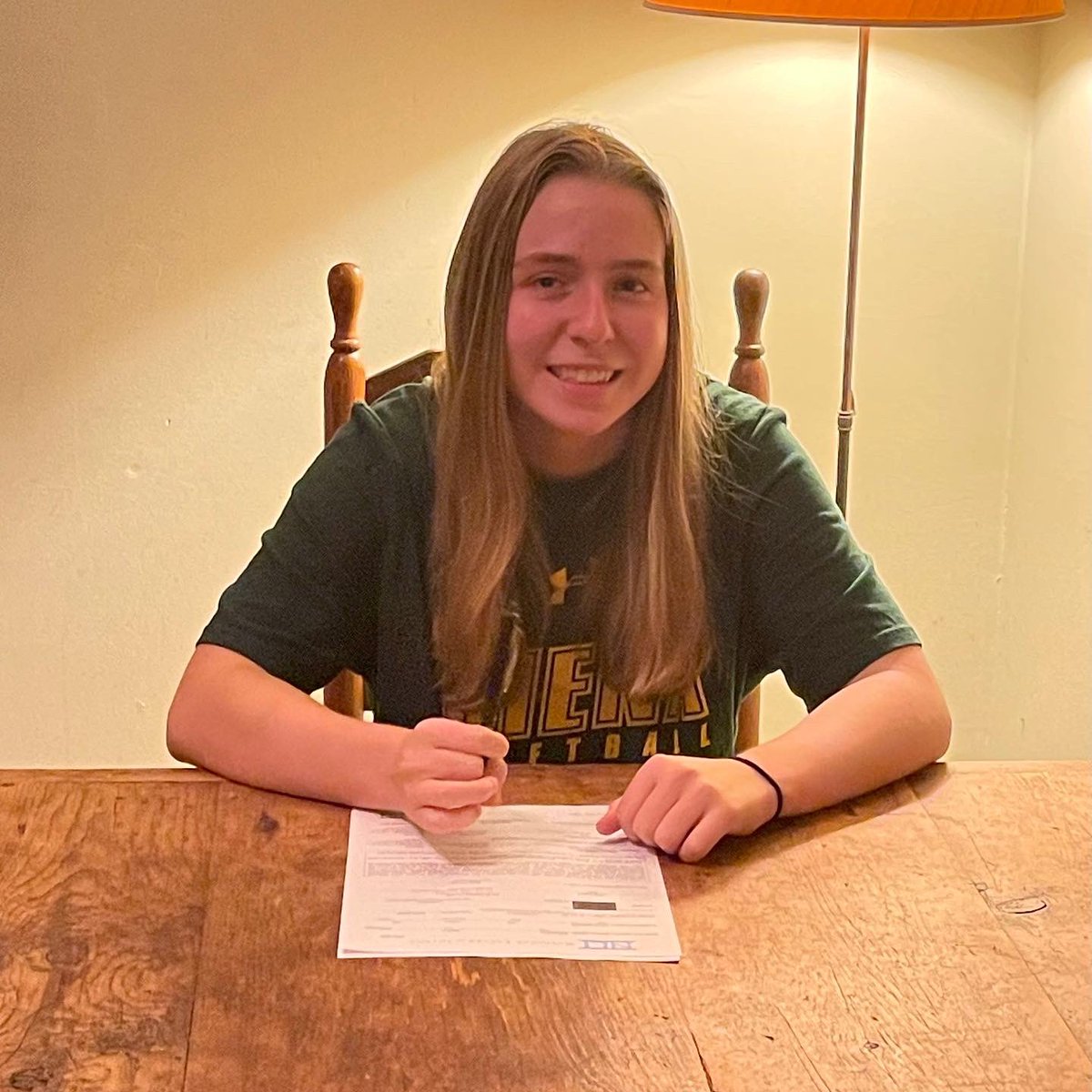 𝘕𝘢𝘵𝘪𝘰𝘯𝘢𝘭 𝘚𝘪𝘨𝘯𝘪𝘯𝘨 𝘋𝘢𝘺 ✍🏼🤘🏼

📍 Siena College 
🎓 Haldane High School
🅿️ IF
🥎 Huskies 18u National

Congrats, <a href="/MaryMikalsen/">Mary Mikalsen</a> 

#GDTBAH #DogsUp <a href="/Siena_Softball/">Siena Softball</a> <a href="/shana_Ogara/">Shana O’Gara</a> <a href="/3n2sports/">3N2 Sports</a>