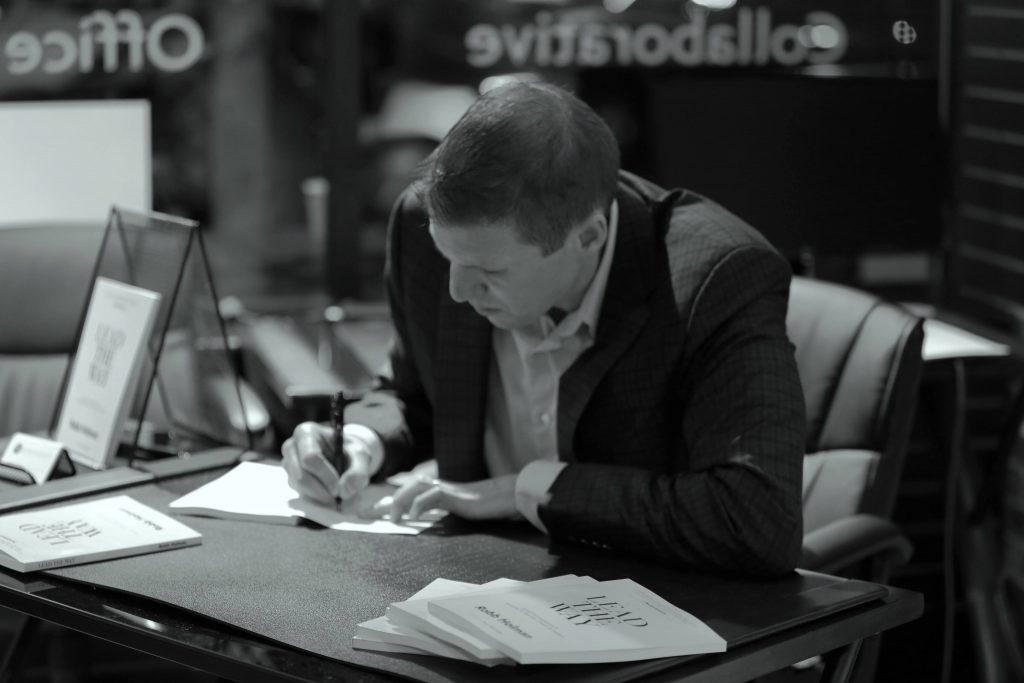 robbholman's tweet image. Each member of a team must be the healthiest version of themselves, offering unique perspectives on situations, people, challenges, and opportunities. This collaborative effort amplifies trust. 

#wellbeing #identity #allinbook #insideoutleadership #trust