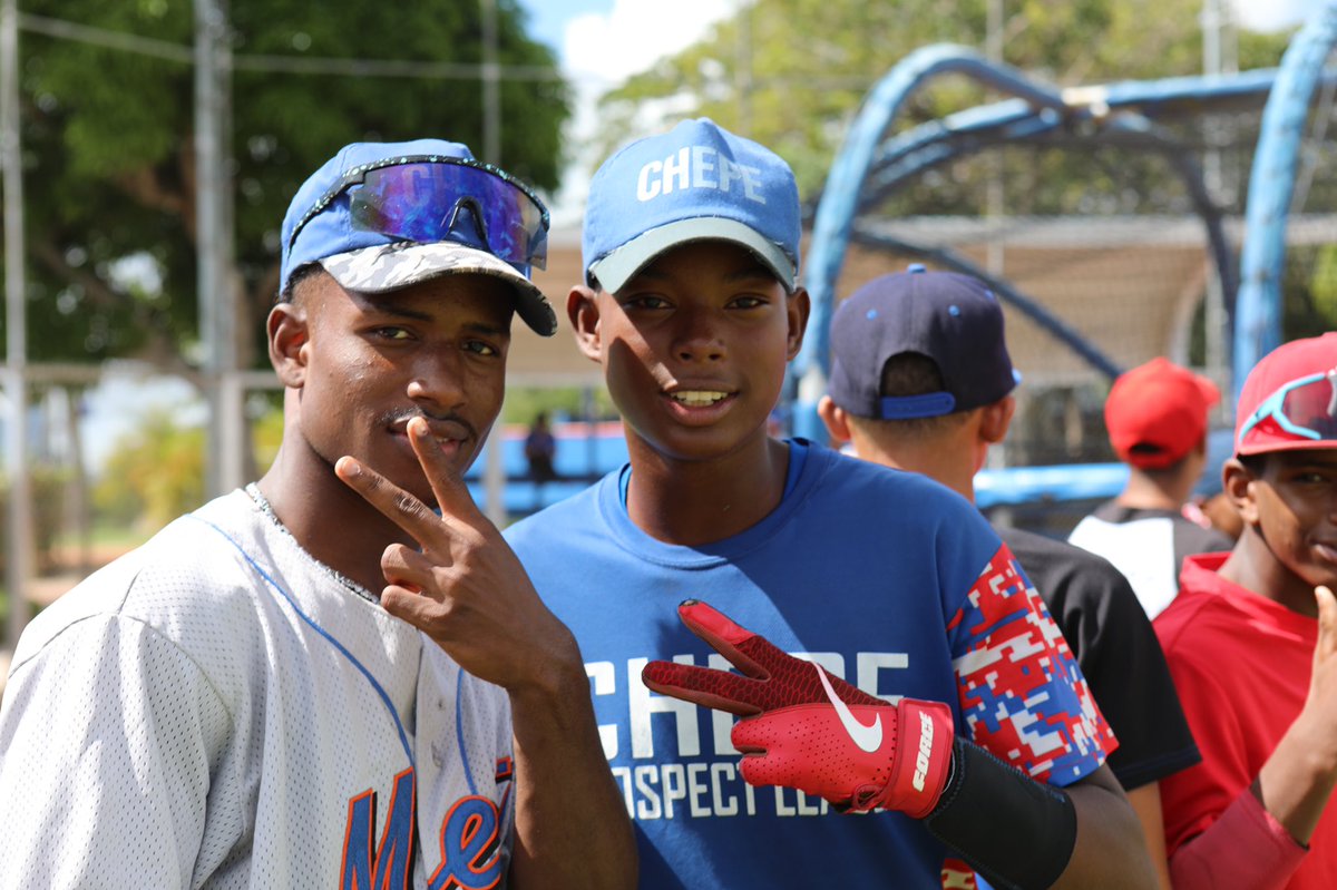 As part of our 'Futuras Estrellas' program in the Dominican Republic, the <a href="/Mets/">New York Mets</a> hosted a #JuniorMets baseball clinic for sandlot stars of the DR! Youth players put their newly donated equipment to work and participated in a full day of fun baseball drills! ⚾️
