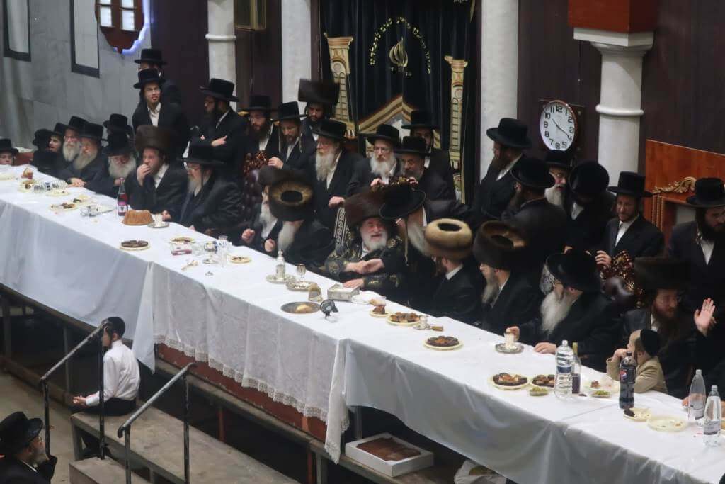 שמחת הווארט לנכד מרן רבנו שליט"א החתן חיים מאיר שליט"א בן הרה"צ אב"ד אלעד שליט"א עב"ג נכדת מורינו הגה"צ ראש הישיבה שליט"א הכלה סימא רייזל שתחי' בת הרה"ג ר' חיים מרדכי אשכנזי שליט"א בן הגה"צ ר' שלום אהרן אשכנזי שליט"א ראש ישיבת נדבורנא ב"ב