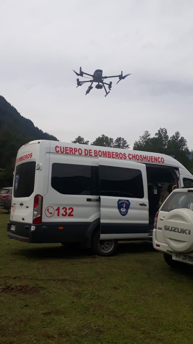 SpdLosRios's tweet photo. Asi como en Neltume, hoy en #valdiviacl seguimos apoyando con nuestros Drones y Carabineros la búsqueda de persona perdida. 
@SubPrevDelito @CarabLosRios @DPRLosRios
 
@carlapenarios https://t.co/Pkol0MuUs5