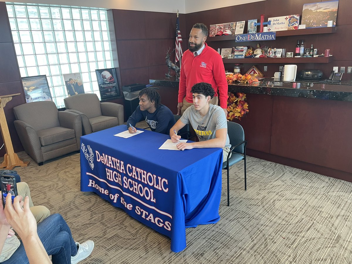DeMathaHoops's tweet photo. Congrats to seniors Mason So on signing with @UNCGBasketball and Isaiah Arnold signing with @AugMBB. #LetsGoStags🦌#madisonstreethoops https://t.co/sz5J3GGtJS