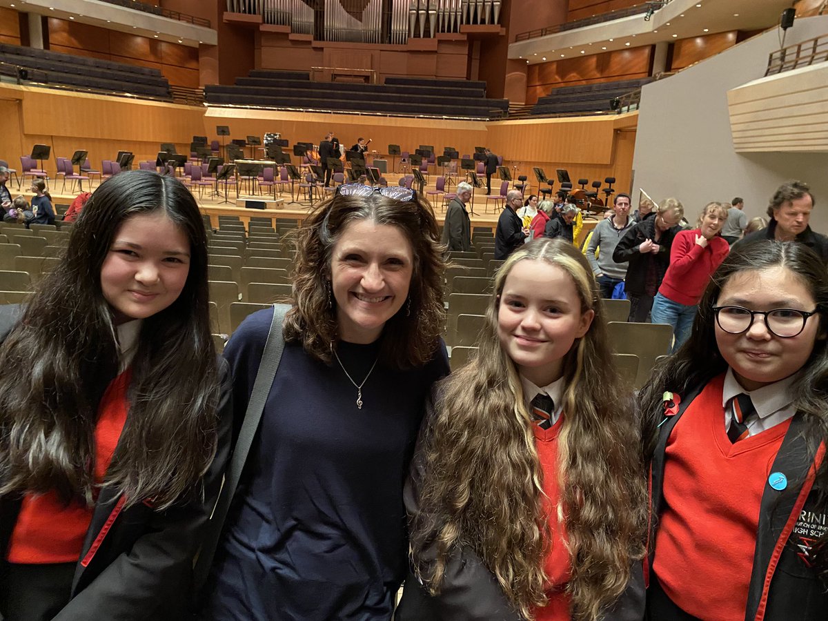 What an incredible evening @the_halle @BridgewaterHall for the #RushHourConcert #Sibelius5 #Prokofiev with about a dozen @TrinityHighMcr pupils & their families. We are so lucky to have these opportunities on our doorstep 🎉🎶 #TarmoPeltokoski #manchester