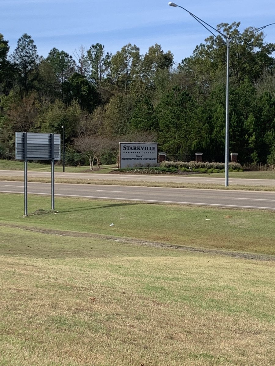 EdPosaski's tweet image. The Aggies have arrived at Mississippi State. ⁦⁦@NMStateWSOC⁩ hitting the field for the first time getting ready to battle ⁦@HailStateSOC⁩ in NCAAs tomorrow at 2pm MT. #AggieUp