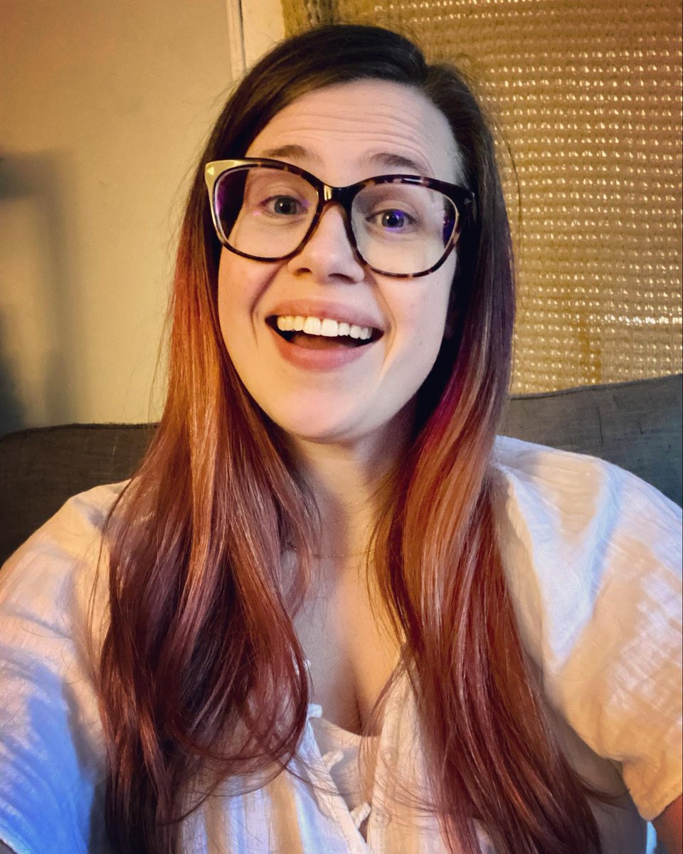 🚨 World Weavers Cast Announcement 5/7 🚨

Everyone, please welcome MAGGIE BORDEN to World Weavers!  

Learn more and read Maggie's full bio at tinyurl.com/2p85fdtn #WorldWeavers #DND5e