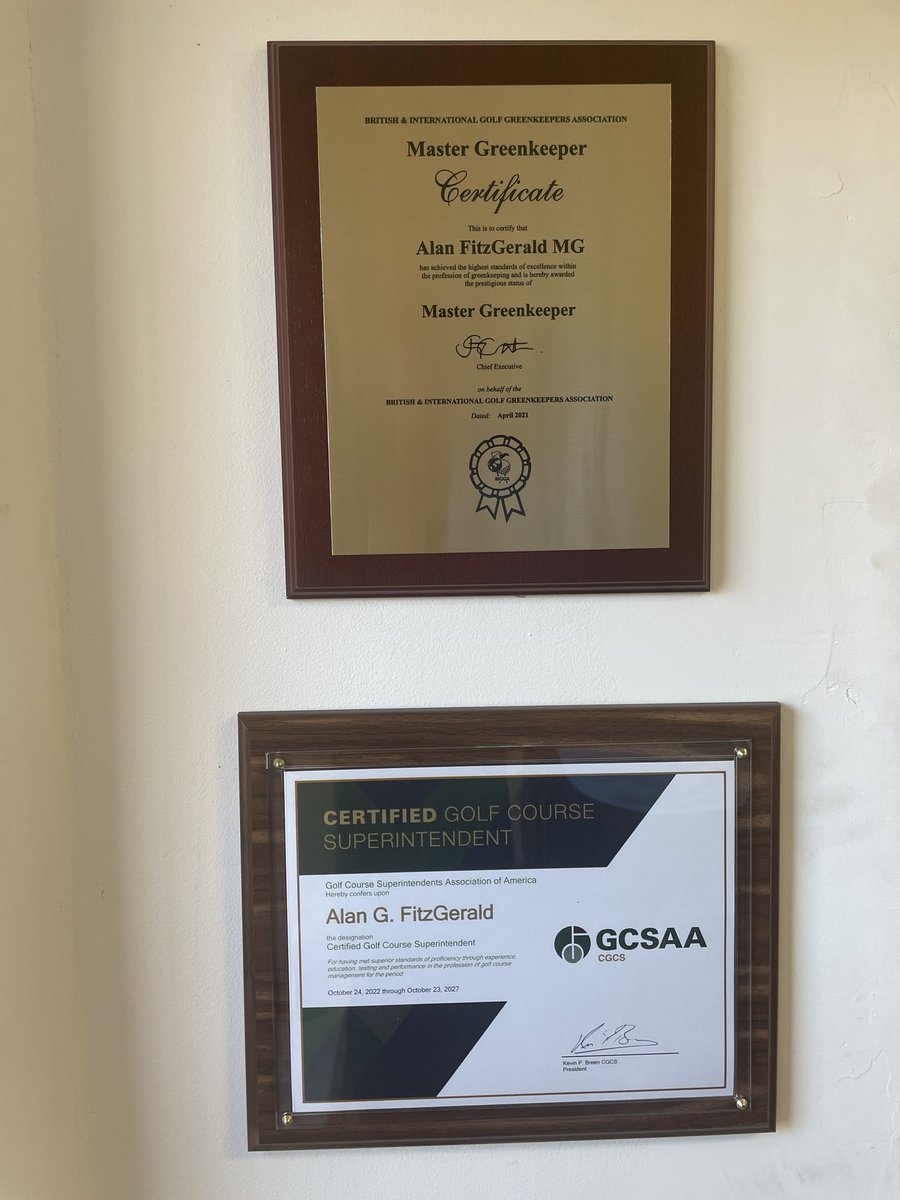 alangfitz's tweet image. It’s officially official - I’m now a ⁦@GCSAA⁩ #certifiedgolfcoursesuperintendent #CGCS and ⁦@BIGGALtd⁩ #mastergreenkeeper #MG 

#greenkeeper #golf #golfcoursemaintenance