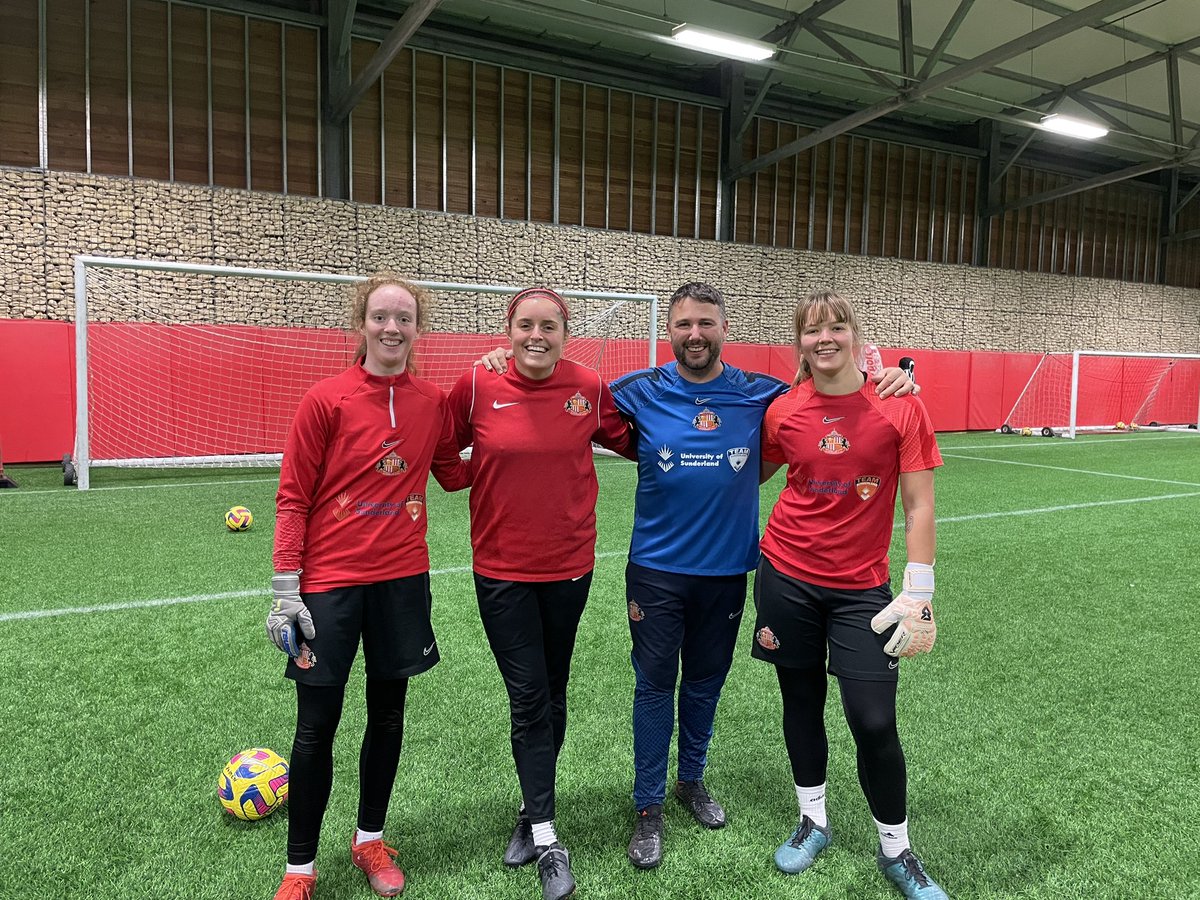 Goalkeeper’s union 🧤

#SAFCWomen