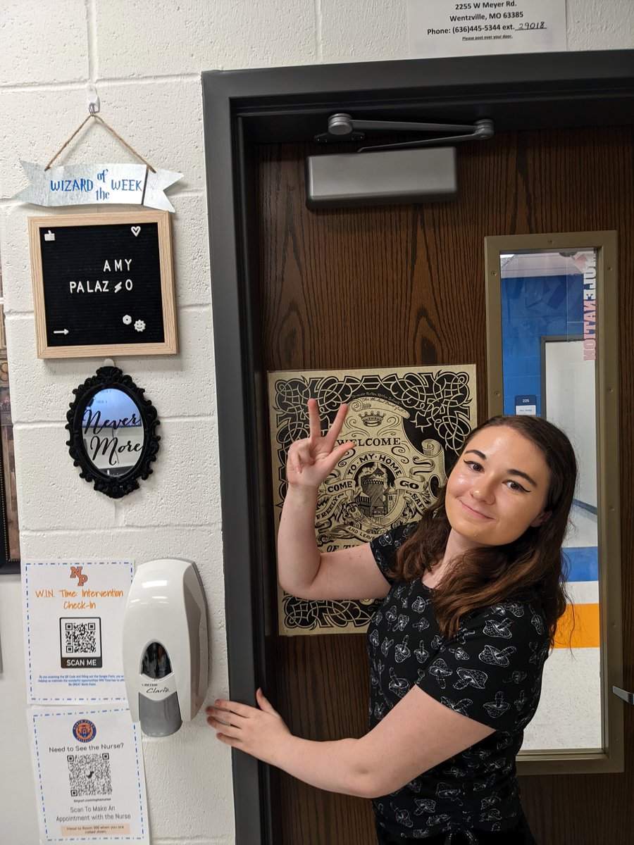 RechtienNPHS's tweet photo. Amy had over 10,000 words for her #NaNoWriMo and a FANTASTIC short story. #WizardoftheWeek https://t.co/fkm8fLoa5G
