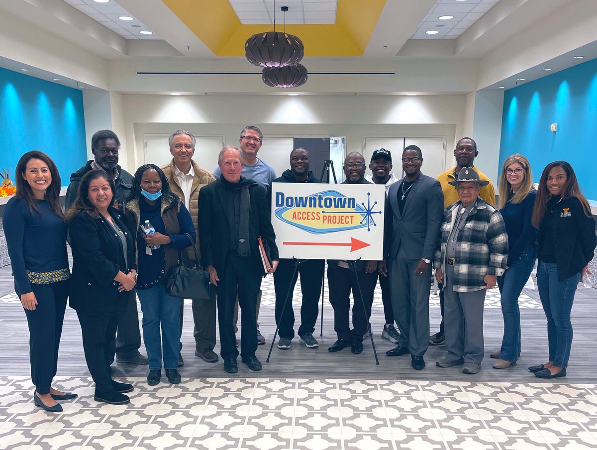 erickaaviles's tweet photo. Grateful for our faith leaders who took the time to meet with us this am to share their valuable input on @nevadadotvegas @ndotdap #downtownaccessproject #micomunidad #ndot https://t.co/RMKDmu4PwD