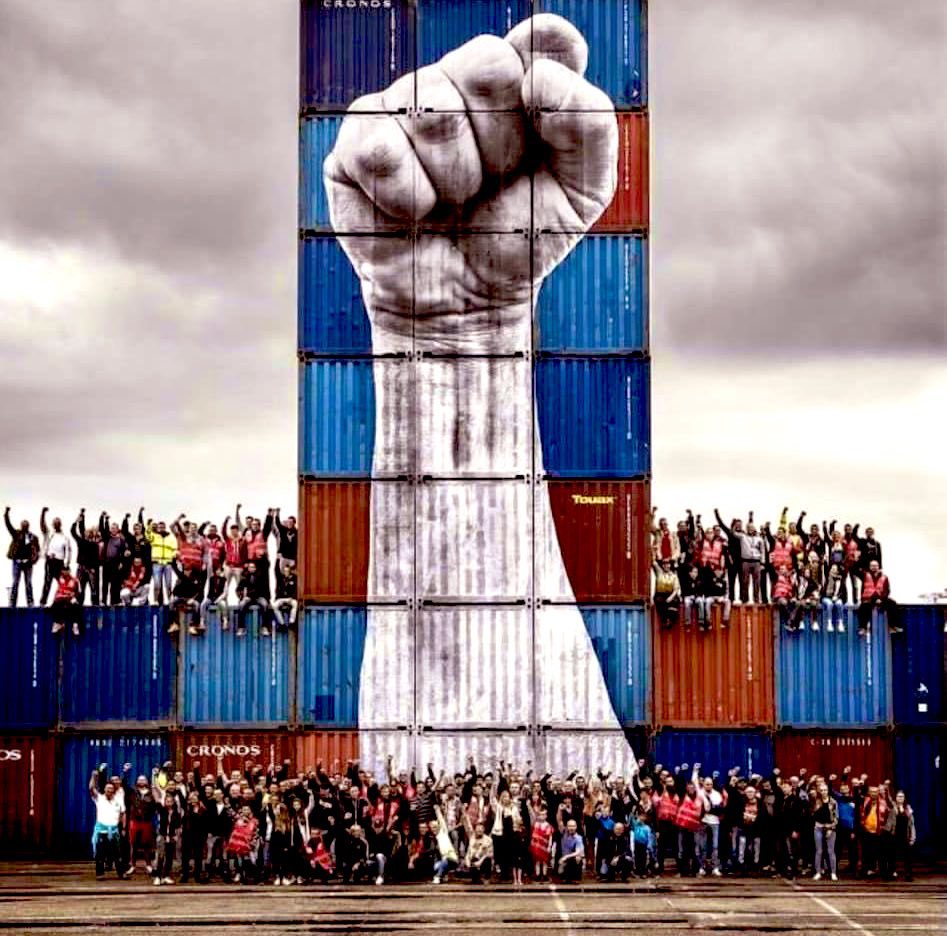 Unite_NorthWest's tweet image. UNITE WIN ✊

Liverpool dockers celebrate major victory after Unite secures pay deal worth between 14.3% and 18.5% - amazing. 

Fantastic victory. Up the dockers! Well done to everyone involved.  #jobspayconditions #LiverpoolDockers 

unitetheunion.org/news-events/ne…