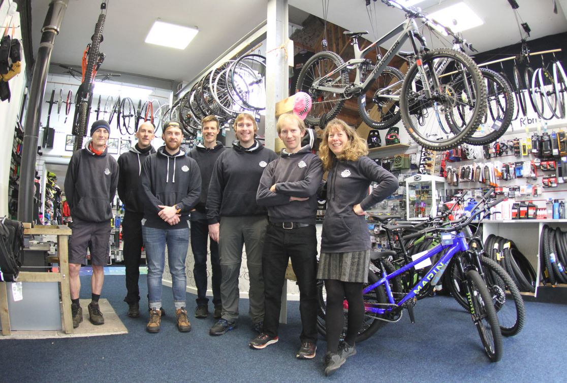 Inspiral_Cycles's tweet photo. Finally got a pic of the winning Inspiral Cycles team: proud to be voted Best Independent Bike Dealer of the Year! Thanks to all our customers 😀🚲🥰 https://t.co/BhiMOdb5Hn