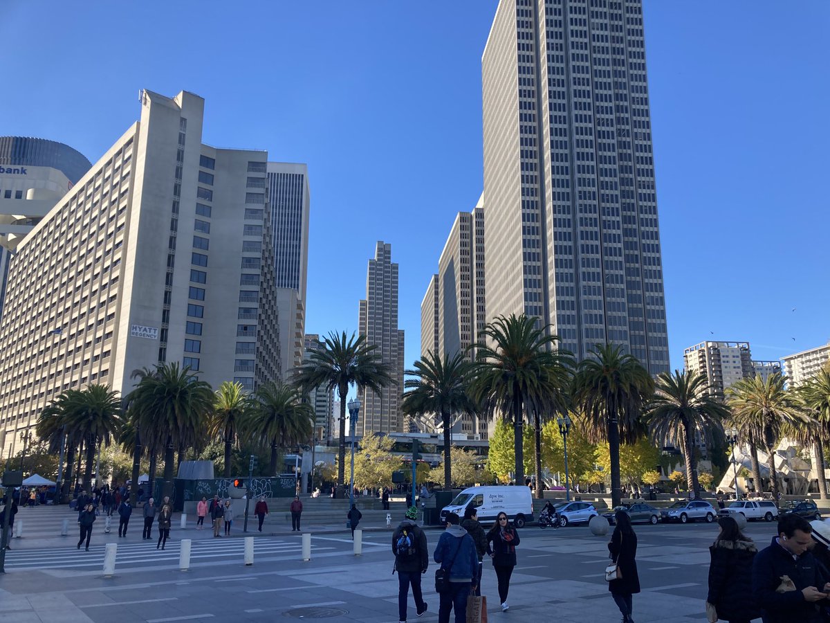 HVladamier's tweet image. @SF #TheFerryBuilding #EmbarcaderoCenter Right now she&apos;s on the mic 🎤 mocking God ✝️ 🤷🏻‍♂️