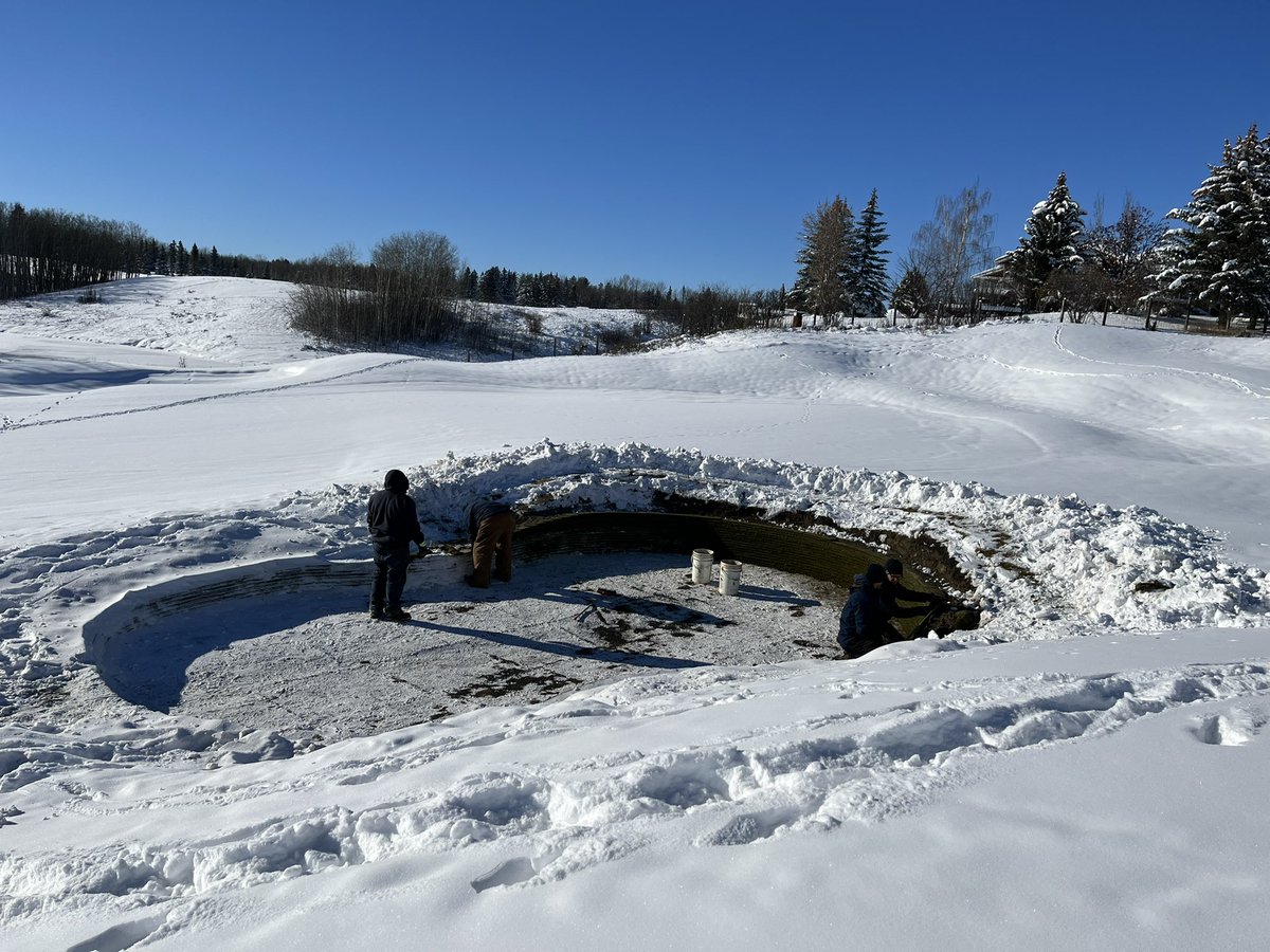 Crew pushing hard to finish a bunker despite the abnormally cold/snowy conditions.  Going to be a dramatic impact for <a href="/CarnmoneyGolf/">Carnmoney Golf Club</a> members in the spring.