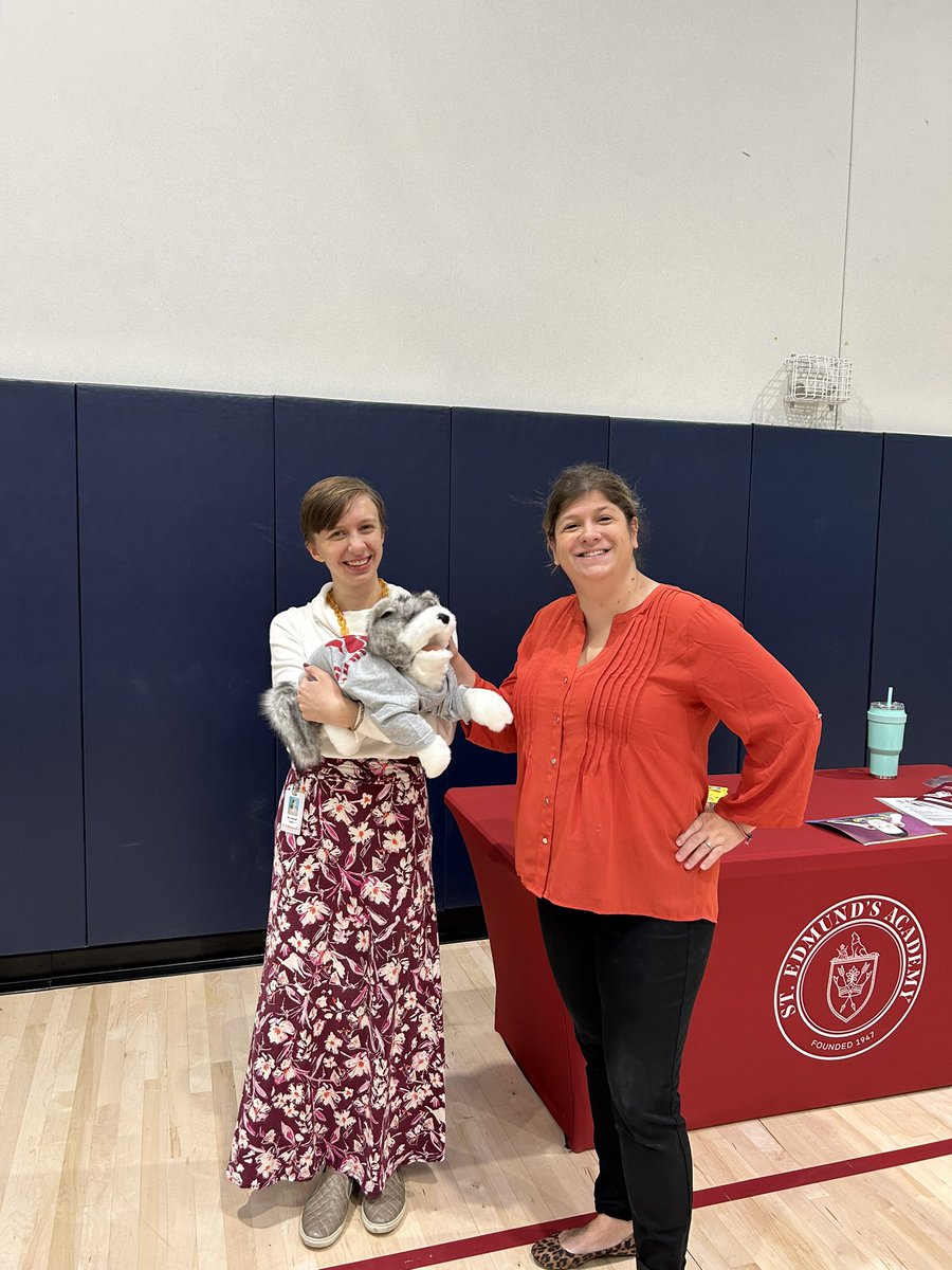 voluntots's tweet photo. Honored to be the inaugural speaker at #StEdmundsAcademy this morning for the first ever wolfpup pack meeting! We talked all about a word to help us remember the core value of respecting the needs and feelings of others: empathy! It was so fun getting to meet new friends 🖤💛 https://t.co/wqIi34wYwO