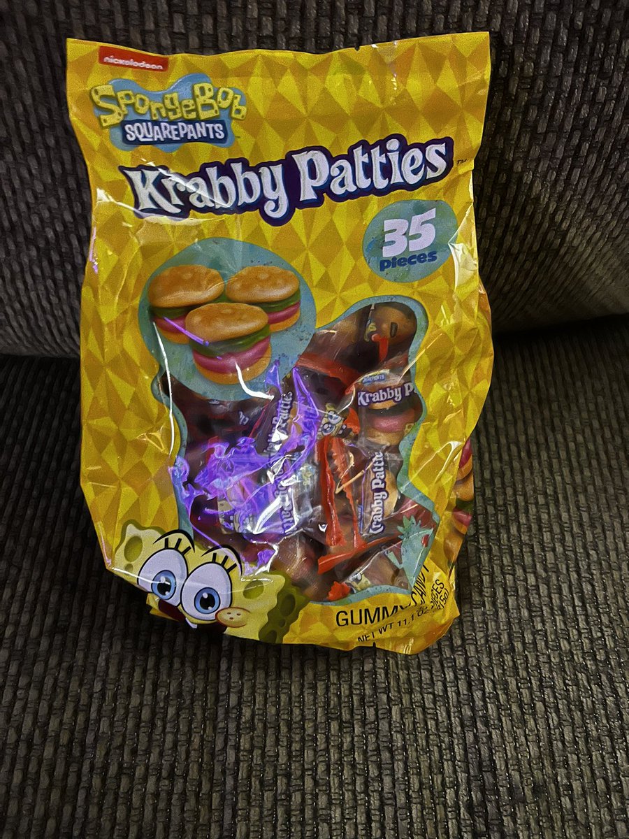 MrsStrole's tweet image. Congrats to these Ss that correctly named SpongeBob’s pants and were able to defend their choice with correct math terminology. They get to enjoy a “special surprise”😉
 @FJHChargers #seeingmath