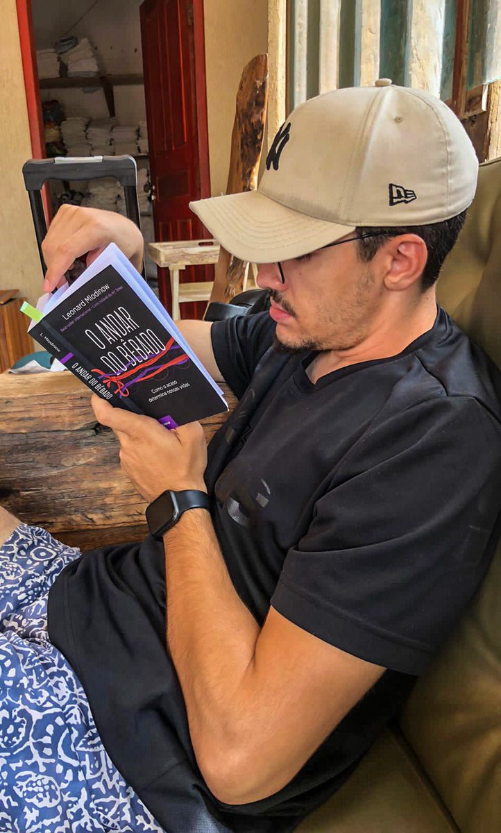 MeneguelloNader's tweet photo. What makes you evolve?  I believe reading, reading and some more reading.🤓😎
#research #researchs #reading #BookTwitter #books #academicvalidation #AcademicTwitter https://t.co/s7N0cqJ38E