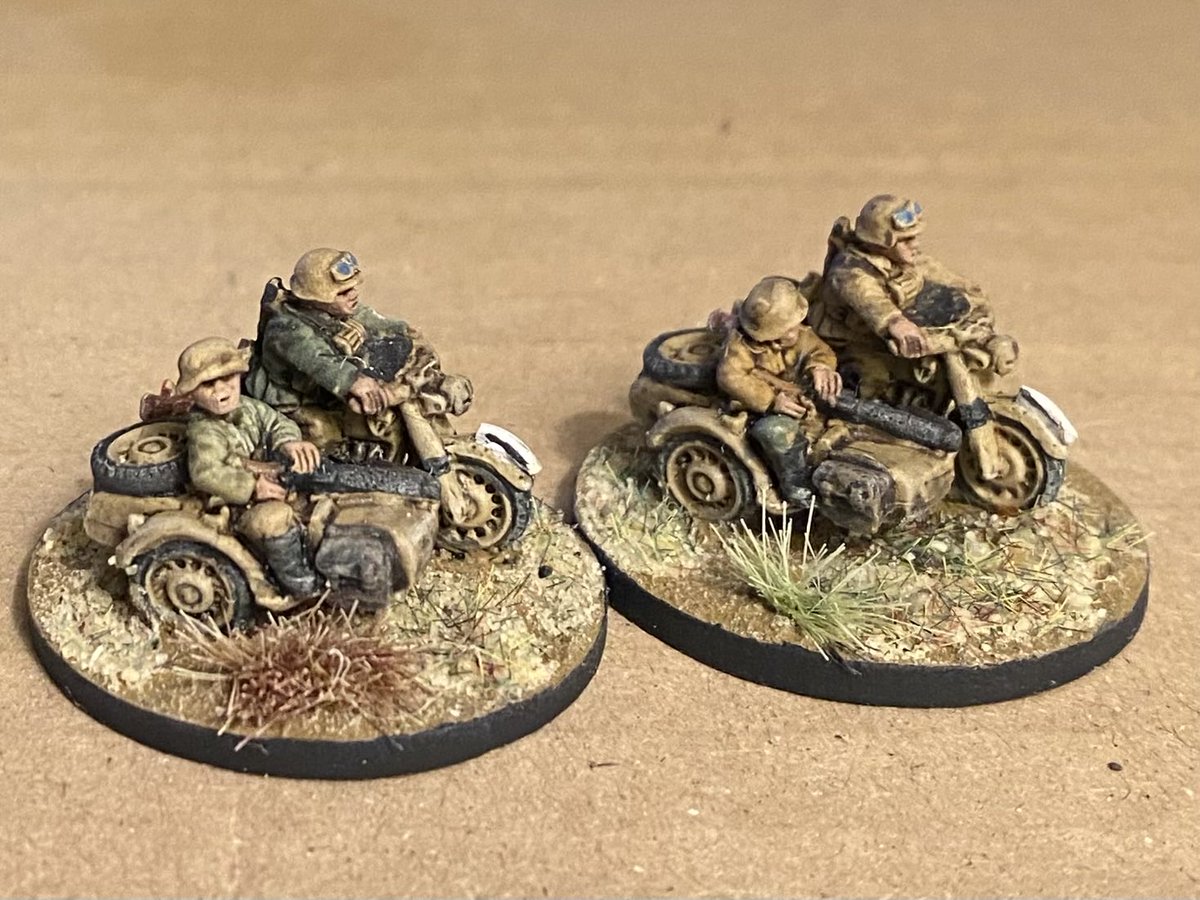 Ash30532192's tweet photo. Two m/c sidecar combinations for the Afrika Korps. 15mm #peterpig minis for #DAKattack #WW2 https://t.co/5lSHtoA4xi