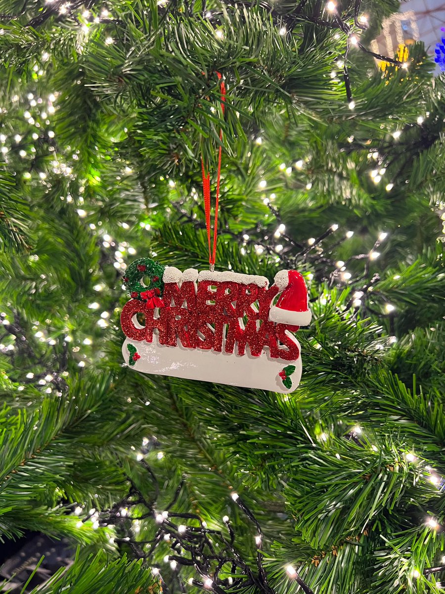 cherylgtb's tweet photo. @just_julia007 Een kerst ornament van https://t.co/ubw1YsxmIa. Erg leuk! Kan je personaliseren met namen en tekst. Hier wat voorbeeld ornamenten 😍 https://t.co/jwbmFeZ9Mg