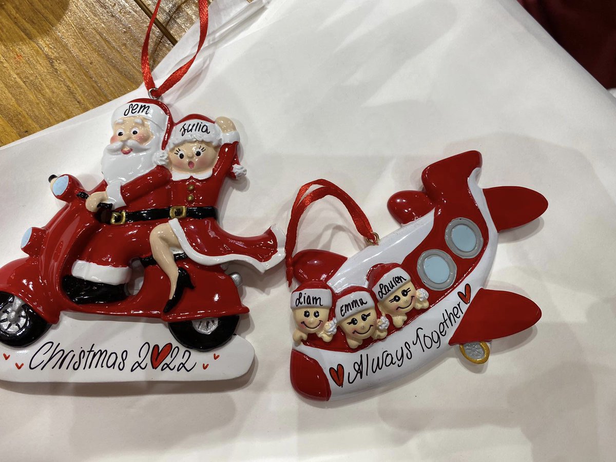 cherylgtb's tweet photo. @Anna__Primavera Een kerst ornament van https://t.co/fLuuFaMLC8. Erg leuk! Kan je personaliseren met namen en tekst. Hier wat voorbeeld ornamenten 😍 https://t.co/xRGRH8BXbw