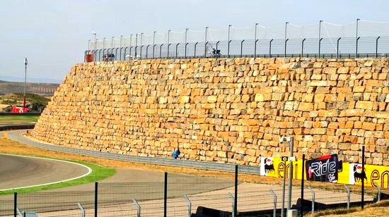 Looking forward to inspecting the brickwork .......?

The wait is almost over 🇪🇸 😎

#nolimitstrackdays #europeantrackdays #trackdays #motorcycletrackdays #nolimits