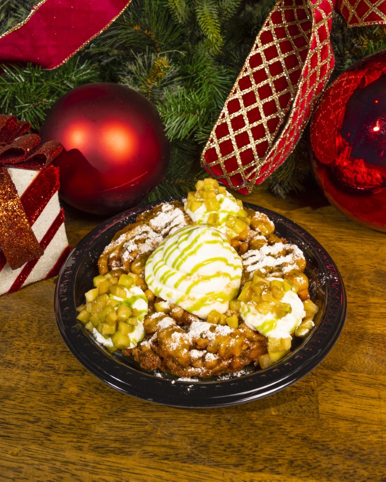 FUNFoodBlog's tweet image. Central California's premier winter family event debuts with all new holiday menu options during Winterfest at #CAGreatAmerica

Details: cpfoodblog.com/2022-californi…