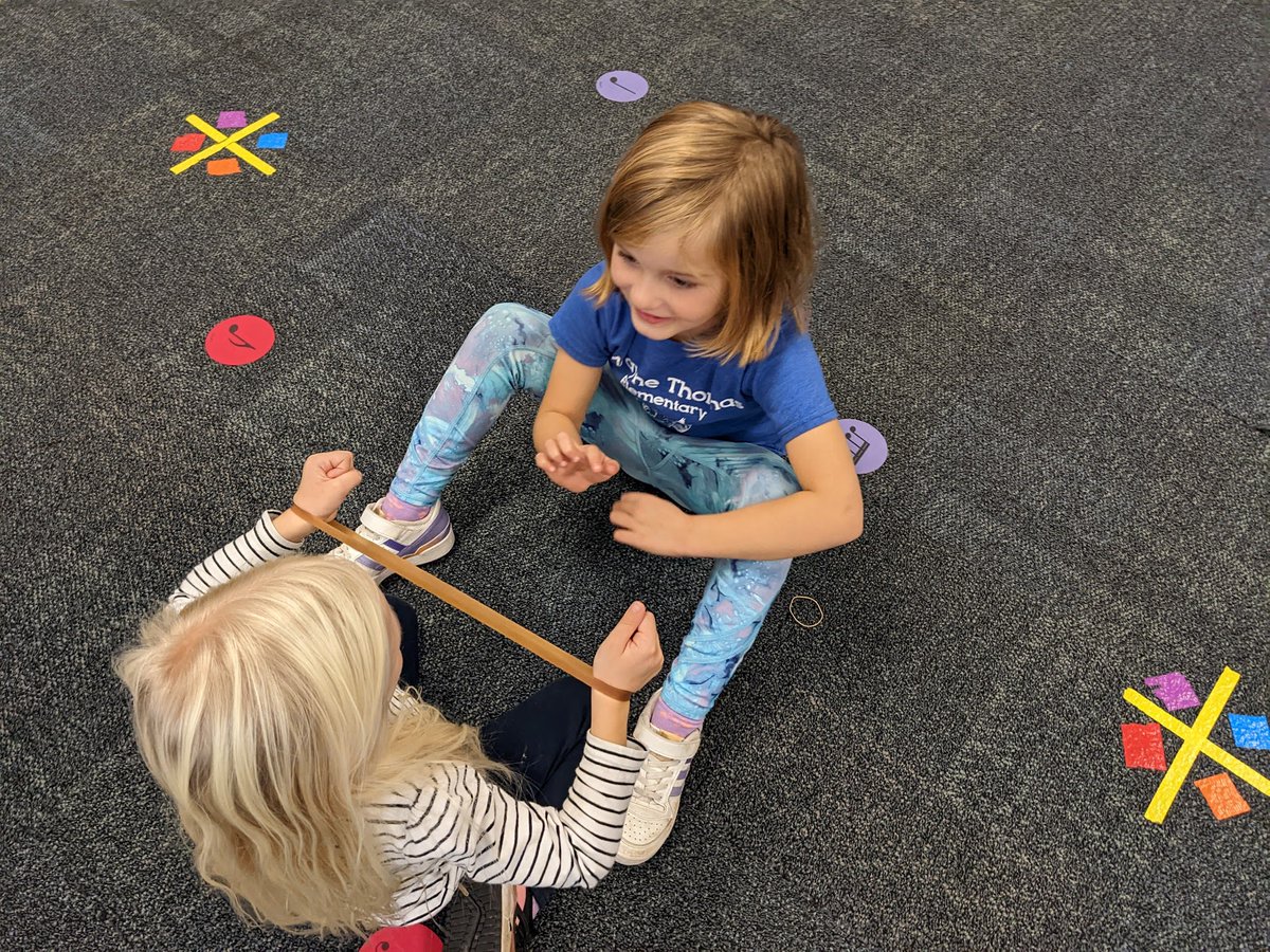 ecrutchfield112's tweet photo. 1st graders used rubber bands to explore the way our vocal cords vibrate to create sound. They discovered that the pitch changes depending on the thickness of the band and how far it stretches @WayneThomasscho @julie_orloff @MissSprowls2022 @MissWoods22 #wt112 #112leads #wtleads https://t.co/0Ah46EN0wb