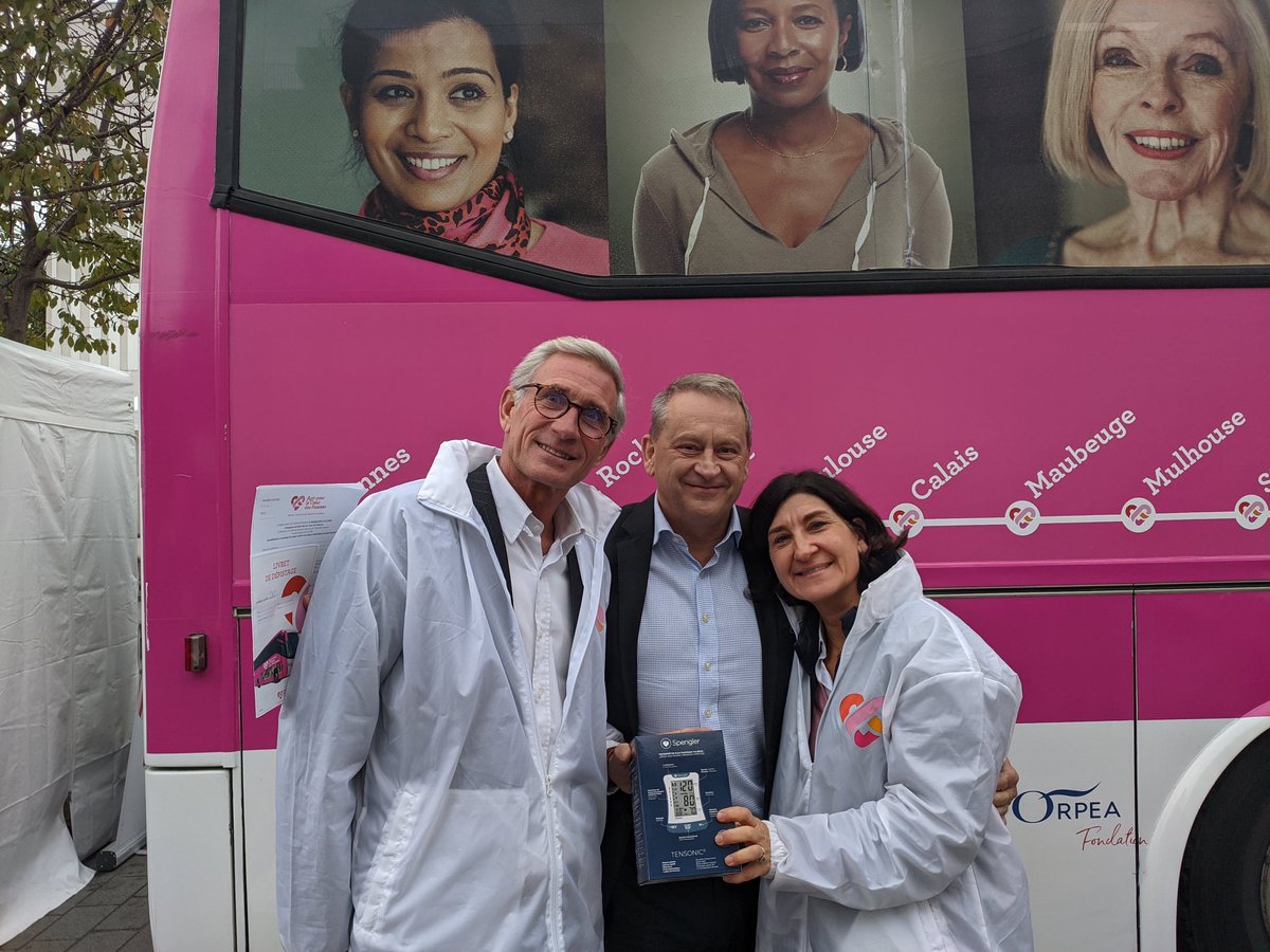 Bonheur d’avoir été aujourd’hui aux côtés des formidables bénévoles du Bus du Coeur des Femmes. Merci au Pr de cardiologie Claire Mounier-Vehier et à Thierry Drilhon pour cet engagement magnifique qu’ ⁦<a href="/AXAprevention/">Association AXA Prévention</a>⁩ soutient depuis le 1er jour. ⁦<a href="/FBCCIPresident/">Thierry Drilhon</a>⁩
