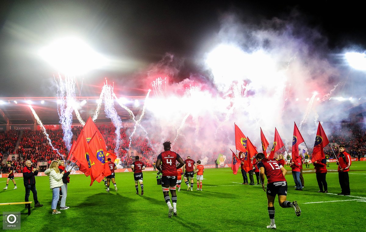 What a shot from @RyanByrnePhoto as @Munsterrugby take to the field for the start of the game @PaircUiCha0imh #MUNvSAA #MunsterInThePáirc #SUAF