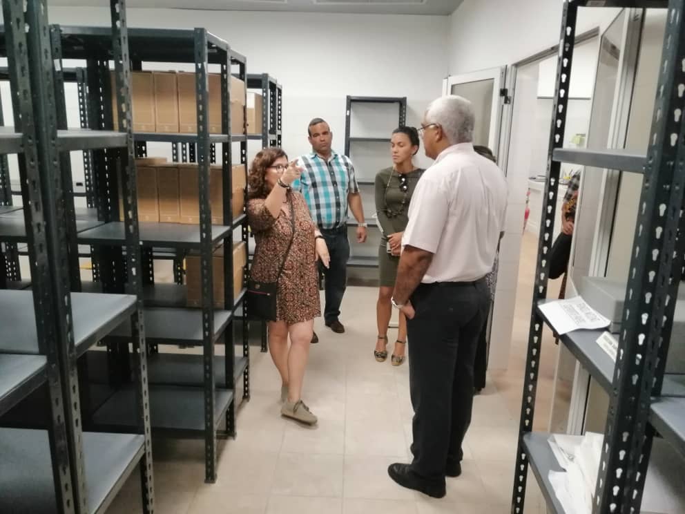 Oscar_CubaTSP's tweet photo. Hoy visitamos la sede del Colegio San Gerónimo  y conocimos la maravillosa obra de conservación del patrimonio documental de la Oficina del Historiador de La Habana. Gracias @perla_rosales64 y todo el equipo de trabajo que siguen la obra de amor de Eusebio Leal. @CubaMinjus https://t.co/miXZoZURM0