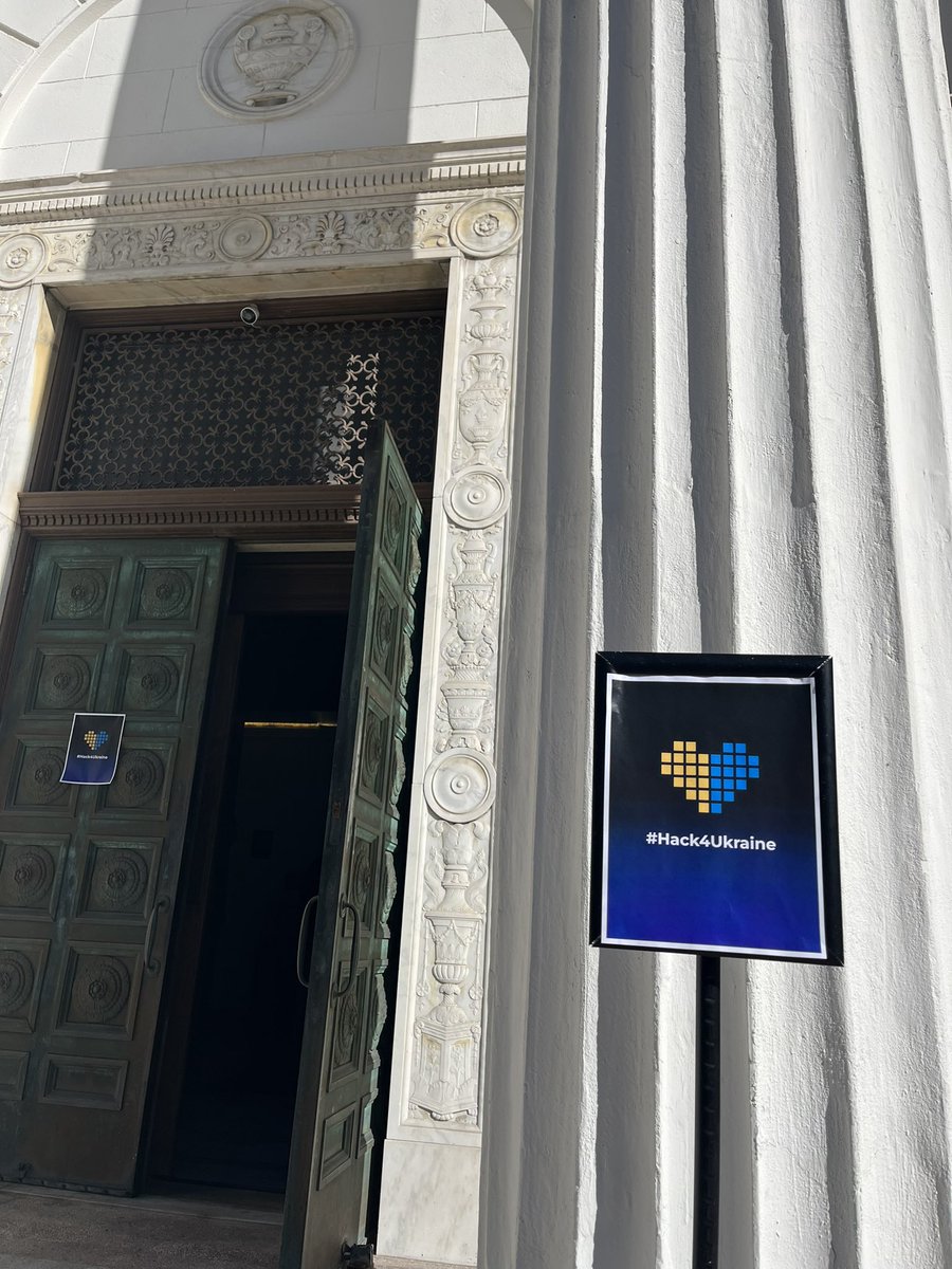 FundBrave's tweet photo. Thanks to everyone who came out last week to make the #Hack4Ukraine meet up legendary. Many new connections were made and collaborations to come 🤝
And of course a very special thanks to @internetarchive for hosting 💙💛 https://t.co/1qIX81UmHQ
