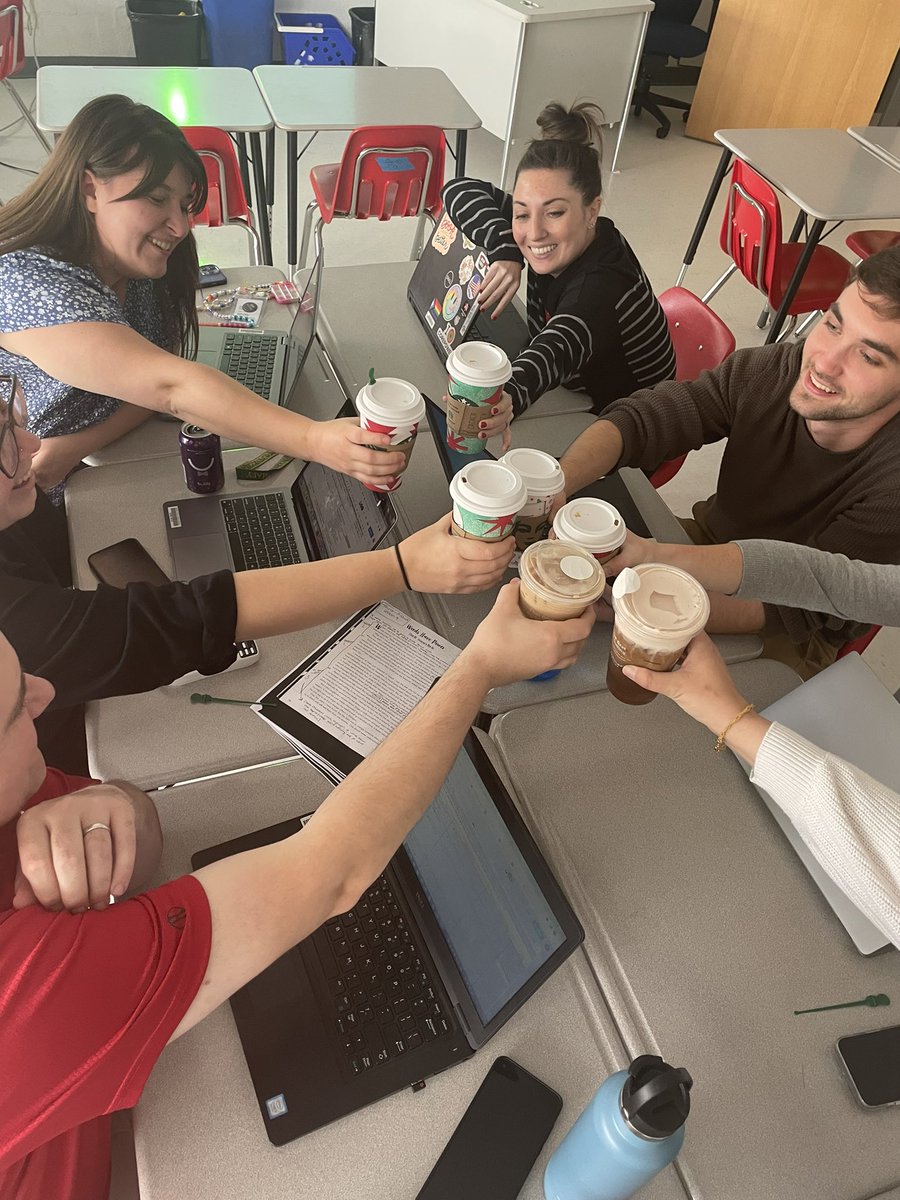 teachforthem's tweet image. When you offer a before school small group session and the teachers become the students 🤌🏼🤌🏼

#AtomPride