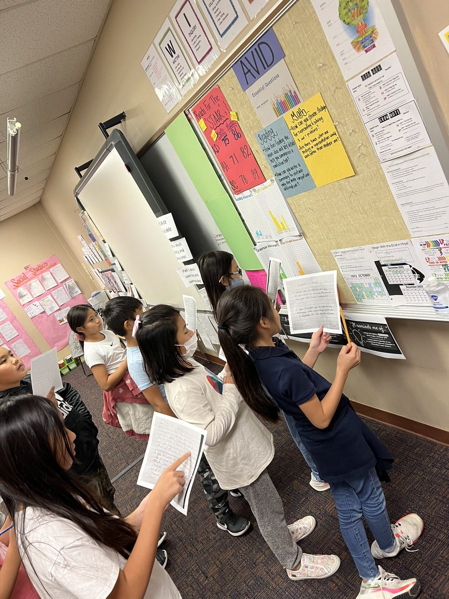 AmyThanhLay's tweet image. Cô Amy’s 4th graders tackling this @lead4ward strategy: Idea Shuffle for the Nov #MathKISDMonthlyChallenge like it’s nothing! They had fun mixing, trading, and rating! @KISDMathSquad @ParkviewKISD