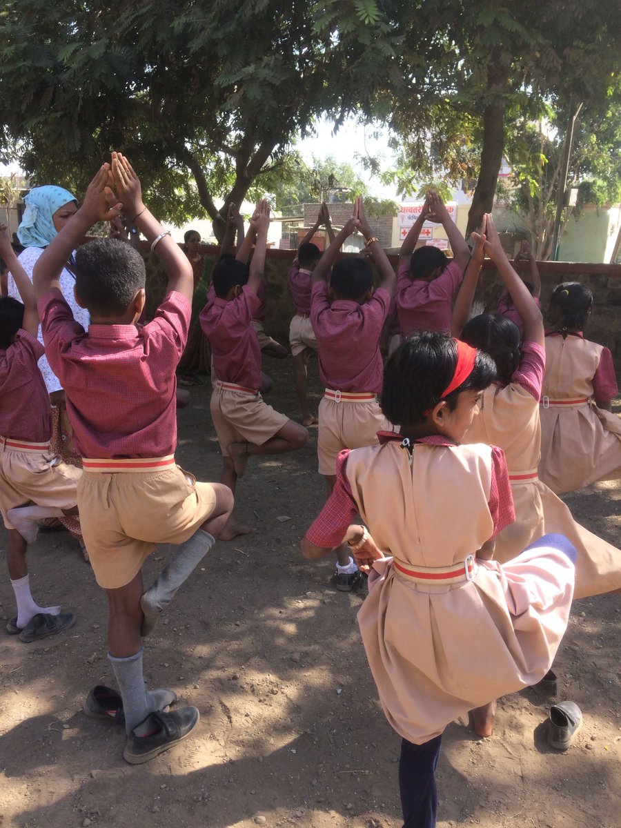 ActiveKidsIndia's tweet photo. #Yoga originated in #India and has proven benefits for #mentalhealth and #physicalhealth. Many programs have led the way to increase yoga practice among #children and #youth @KarunaShechen @tyi_official @KYM_India. How did India do in the #2022IRC? https://t.co/99iuCKycfv https://t.co/ss042Rvu9z