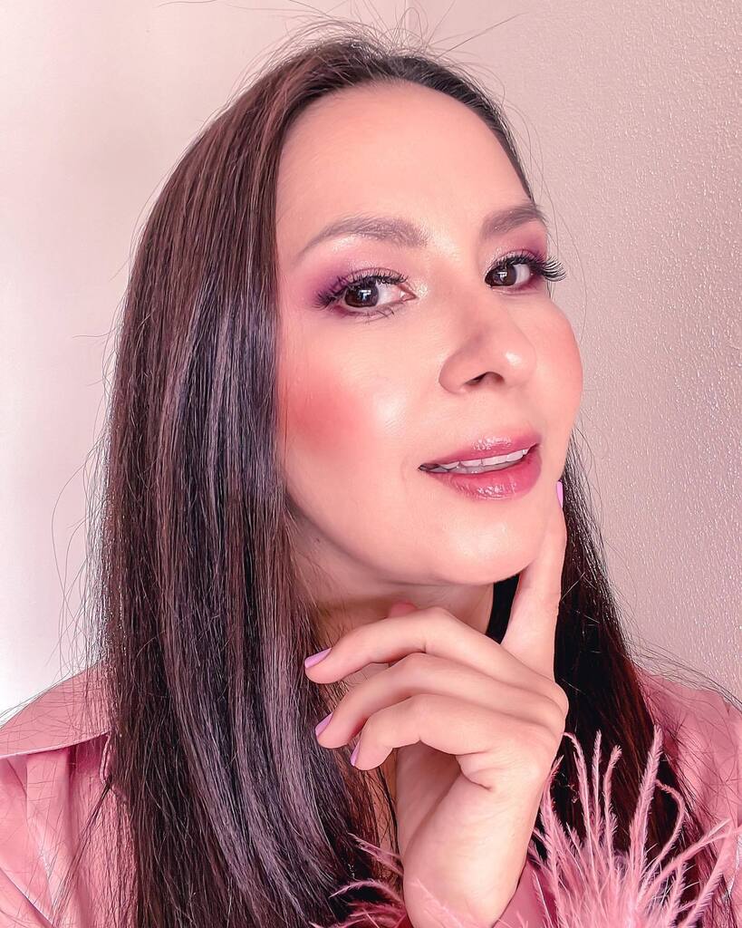 FashionMacarons's tweet photo. Recordando makeups bonitos ¿Les gustaría que vuelva a hacer más seguido este tipo de contenido?
#makeup #makeupaddict #makeupoftheday #makeupideas #makeuplover #makeuplook #bloggermexicana https://t.co/7HJq1XOu96 https://t.co/VEG6gP5TD8