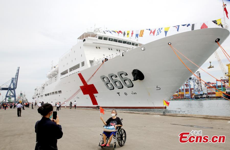 Echinanews's tweet photo. The Chinese #PLA #Navy's hospital ship #ArkPeace arrived at the port of Tanjung Priok in Jakarta, #Indonesia, at 10 am on Thursday, for an eight-day goodwill visit as part of "Mission Harmony-2022." https://t.co/0Ro60jbu4b