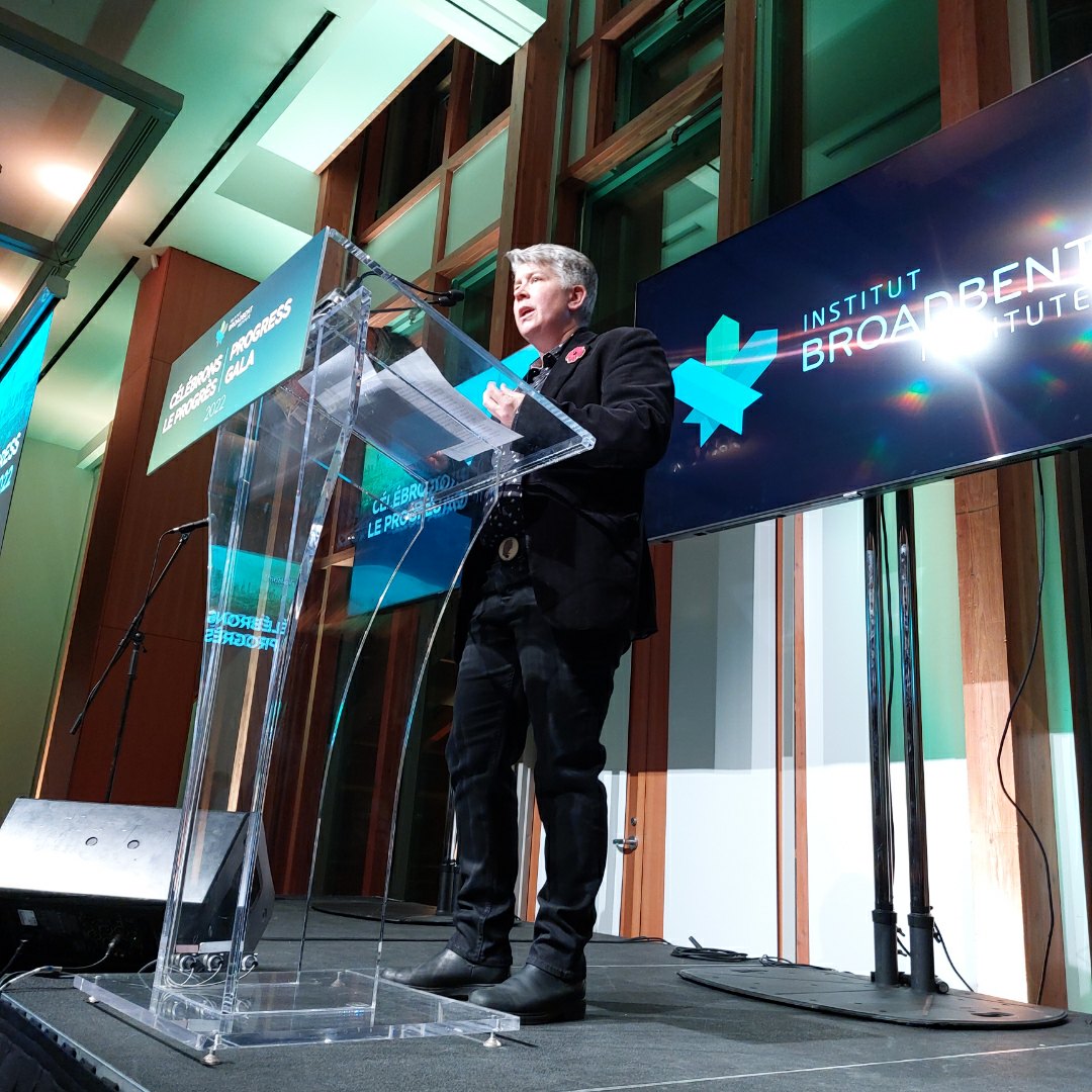 OPSEU's tweet photo. .@JPHornick speaks @Broadbent Institute Gala about the role of art in working people’s lives: “Like art, solidarity and resistance are acts of creation…that transcend our individual selves. They’re collective actions to create a better, more beautiful world for all of us.” 1/2 https://t.co/JN6oruDkiQ