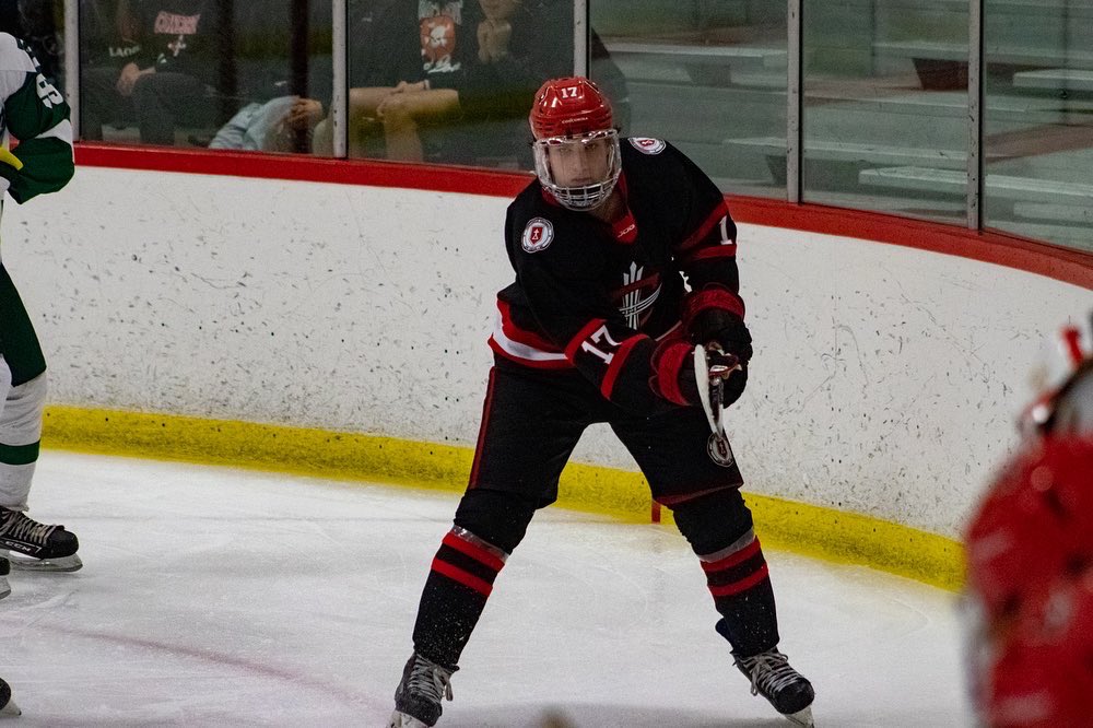 𝙋𝙪𝙘𝙠 𝙙𝙧𝙤𝙥 𝙤𝙣 𝙩𝙝𝙚 𝙘𝙡𝙤𝙘𝙠. ⏰

📸 // <a href="/rc_digitalpro/">Rachel</a> (1-2), <a href="/MaggieCoggin/">Maggie Mae Coggin</a> (3-4)

#brickbybrick #rollcards