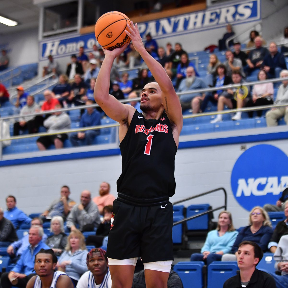 Redbird_MBB's tweet image. Leading scorer at the break: @Malachipp11. 

7 PTS | 2 REBS