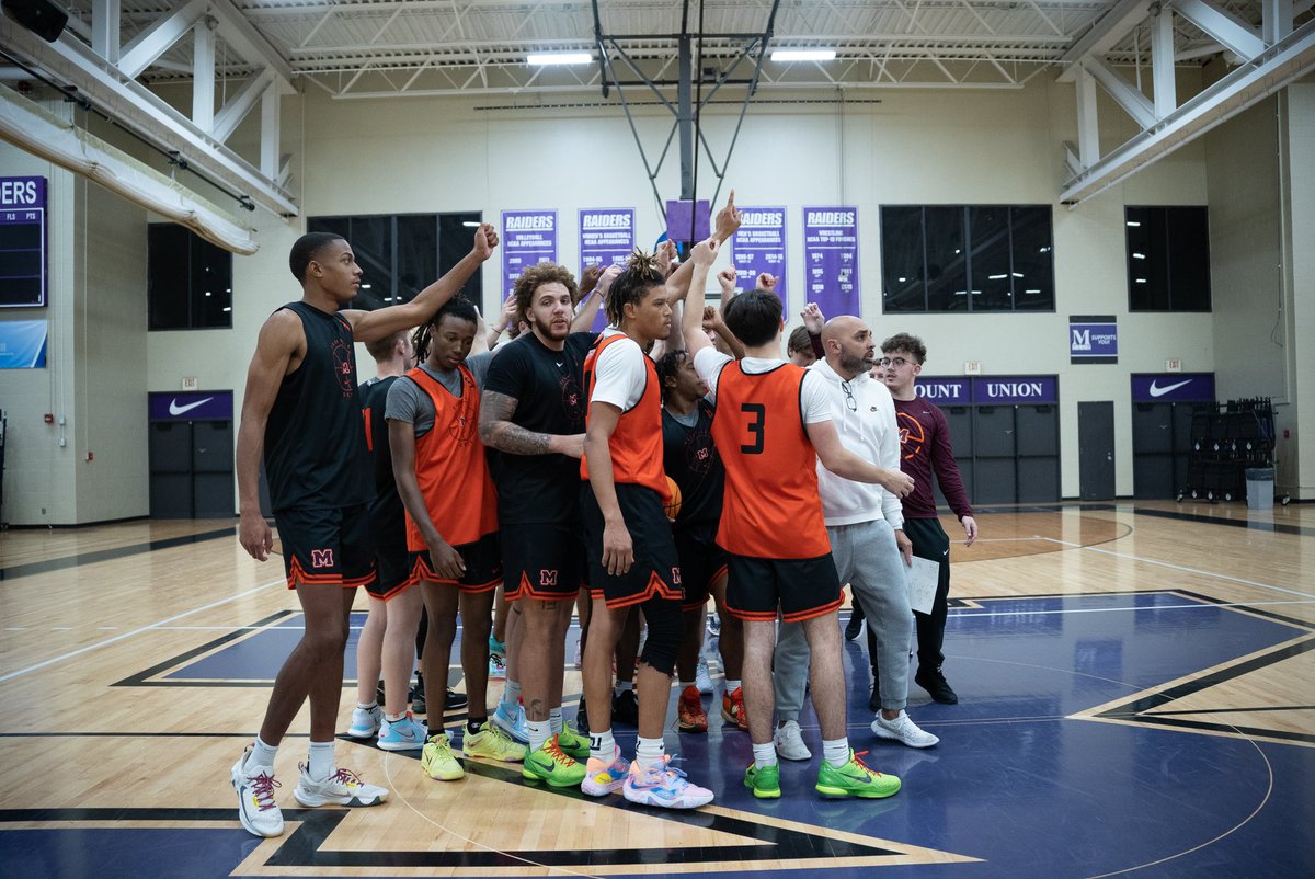 Scots arrived and got to work. 
🏀RepTheM🏀