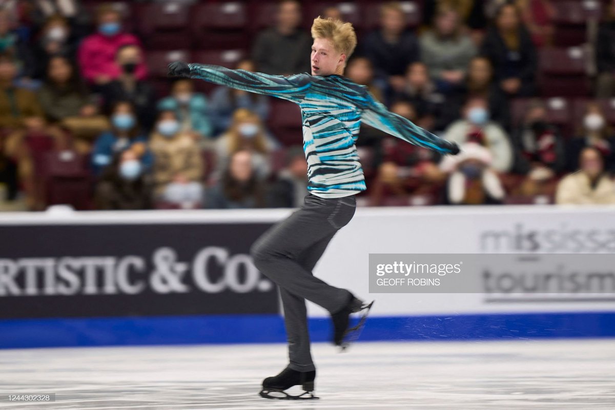 gogogogolev_'s tweet photo. #TBT Stephen performing in the SP at #SCI22
📷: Dustin Satloff/ISU and Geoff Robins/AFP via Getty Images https://t.co/Kl8q3Ca6Hf
