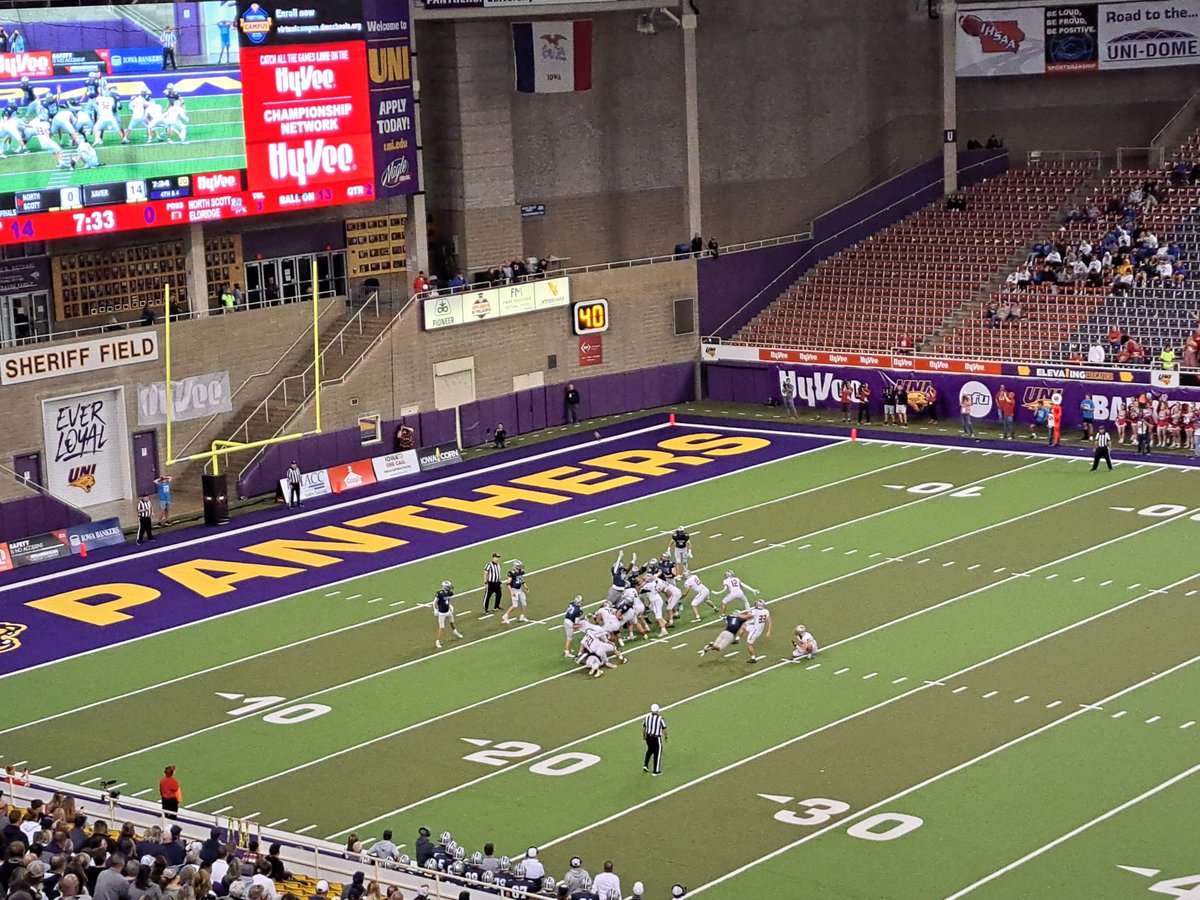 <a href="/LiamRegan05/">Liam Regan</a> with the 30 yd FG <a href="/Lancer_FB/">Coach Tippet</a> 3 Xavier 14 #lancerpride
