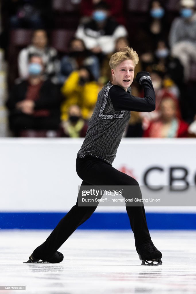 gogogogolev_'s tweet photo. #TBT Stephen performing in the FS at #SCI22
📷: Dustin Satloff/ISU and Eric Siu/Eurasia Sport Images via Getty Images https://t.co/8upvRf1qv5