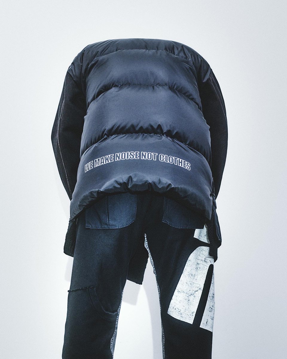 Levis_Japan's tweet photo. AVAILBLE NOW: Levi’s® x UNDERCOVER

アメリカ製のヴィンテージLevi’s®デニムと日本製のUNDERCOVERのパーツを使用した Hybrid Trucker Down Jacket、Hybrid Trucker Mods Coat、Hybrid Denim Sweat Pantの3型、それぞれインディゴとブラックの2カラーが展開されます。 https://t.co/Z68vep9cfA