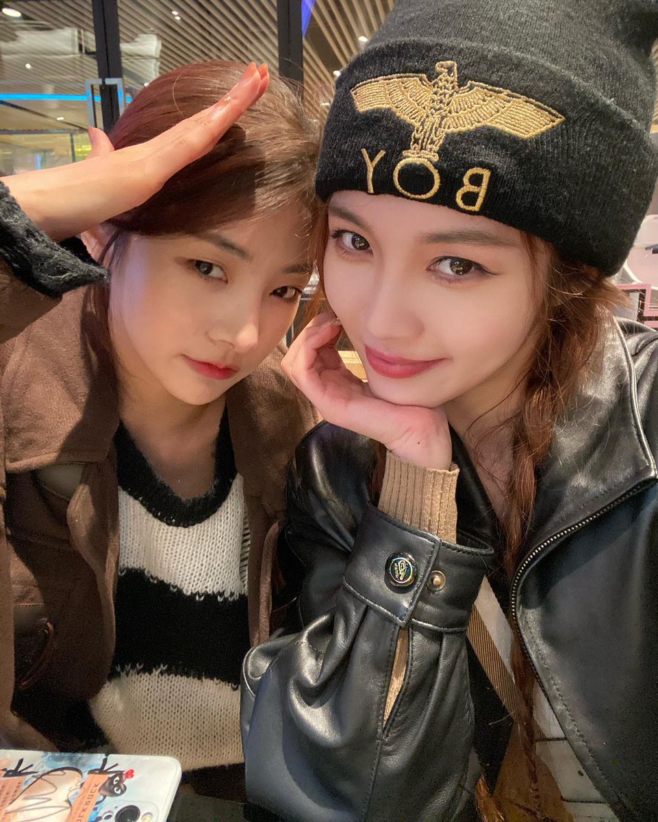 caibingcutiee's tweet photo. i missed this two together 😭💖 https://t.co/sCizpcpx87